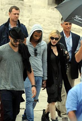 مادونا بالحجاب... في تركيا